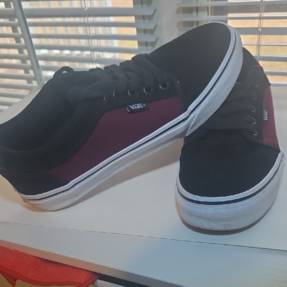 Vans Men's Black and Burgundy Sneakers